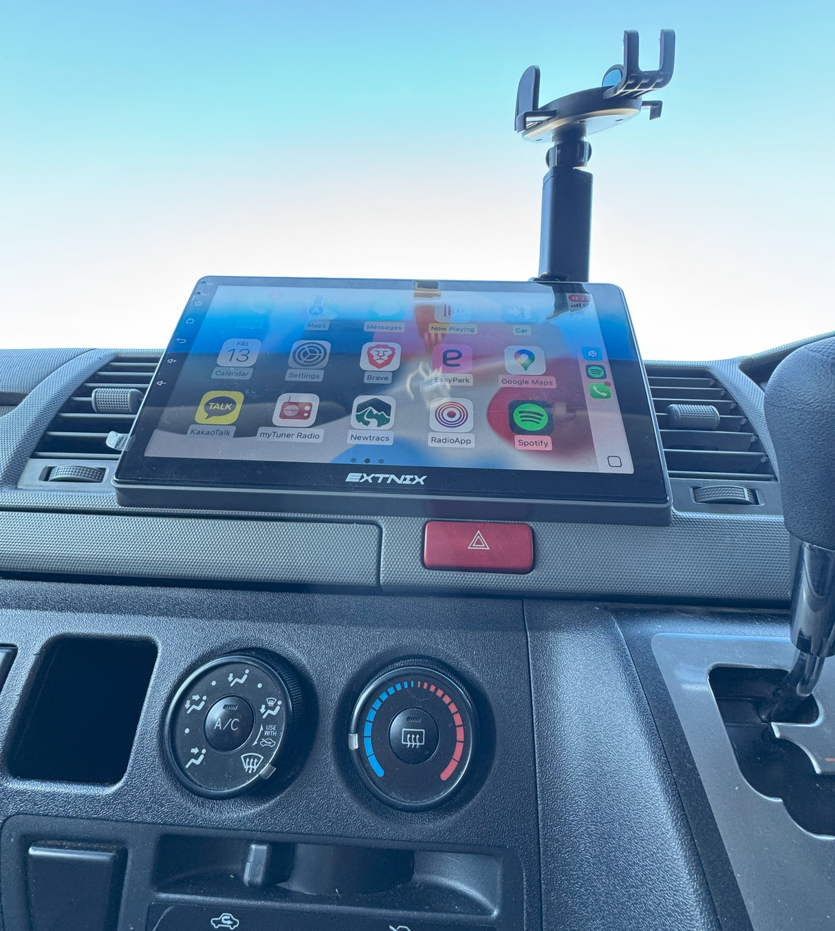 Extnix Infotainment System head unit for Toyota HiAce 2005 - 2018 Wireless Carplay Android Auto