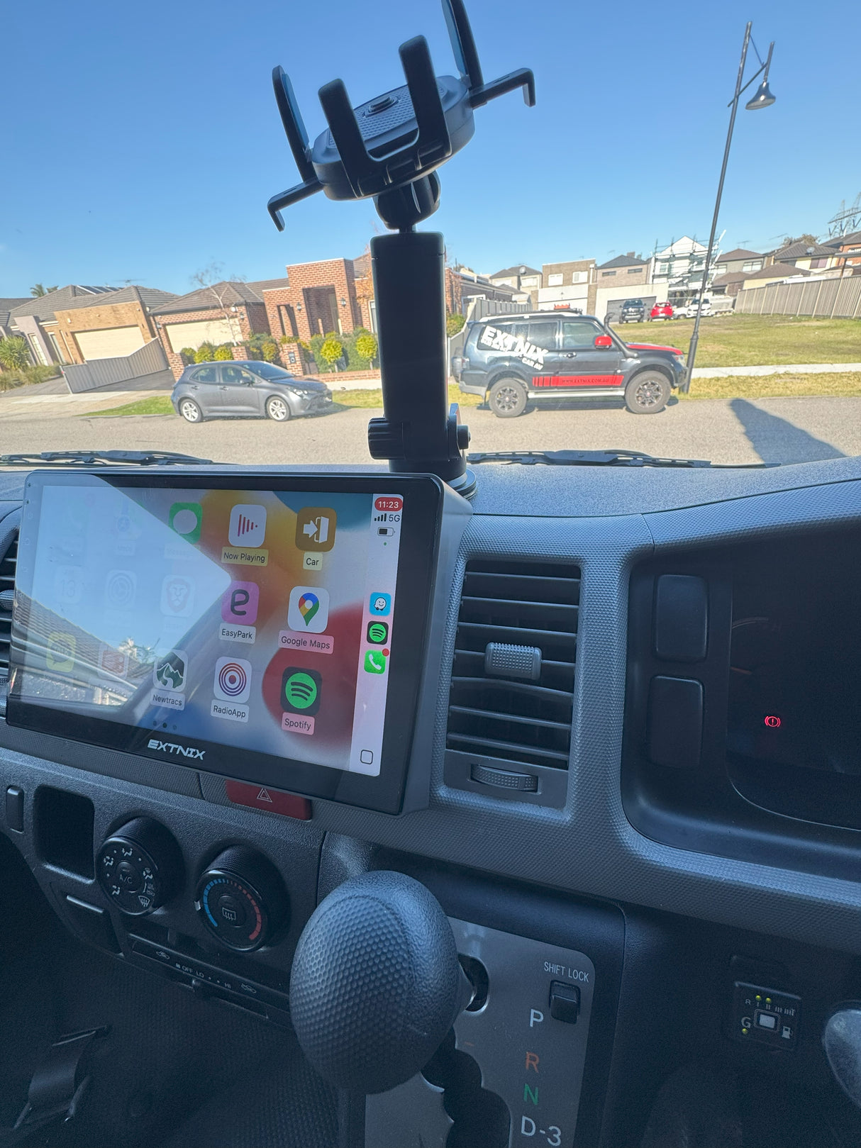 Extnix Infotainment System head unit for Toyota HiAce 2005 - 2018 Wireless Carplay Android Auto