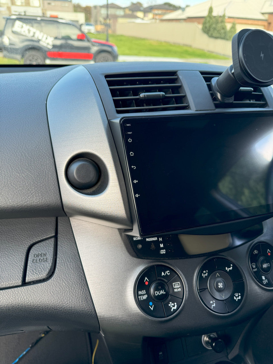 EXTNIX Wireless Apple Carplay Android Auto Infotainment System for Toyota RAV4 2006-2011