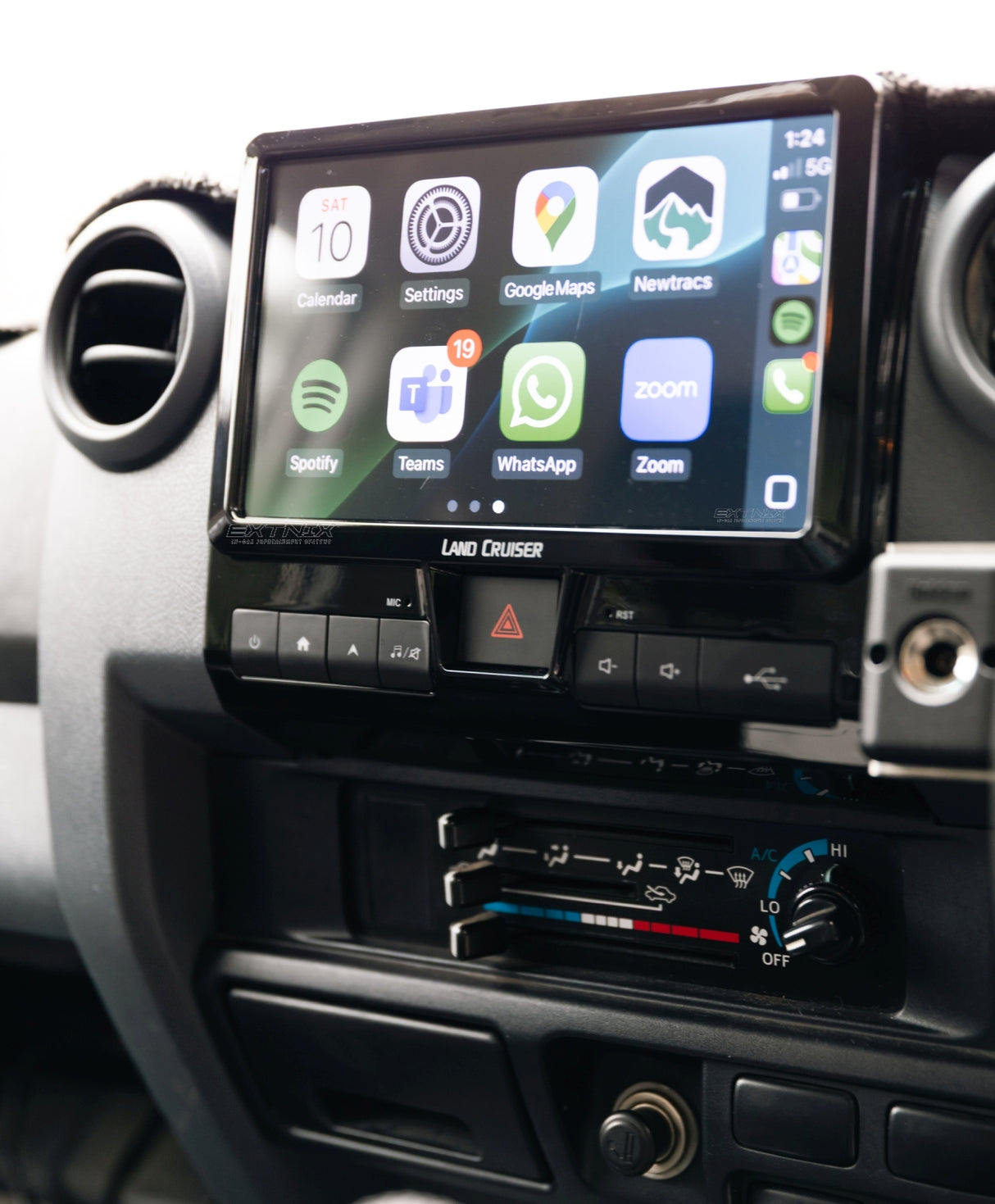 Extnix Premium Custom Toyota Landcruiser 70 Series Wireless Apple CarPlay Infotainment System Android Auto