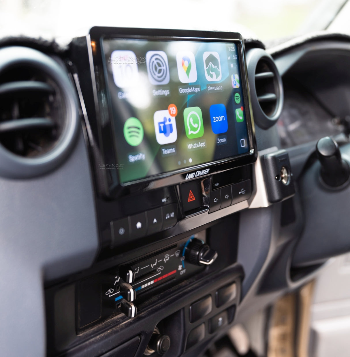 Extnix Premium Custom Toyota Landcruiser 70 Series Wireless Apple CarPlay Infotainment System Android Auto